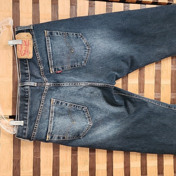 Levis 34/27 button up - Picture 4 of 5